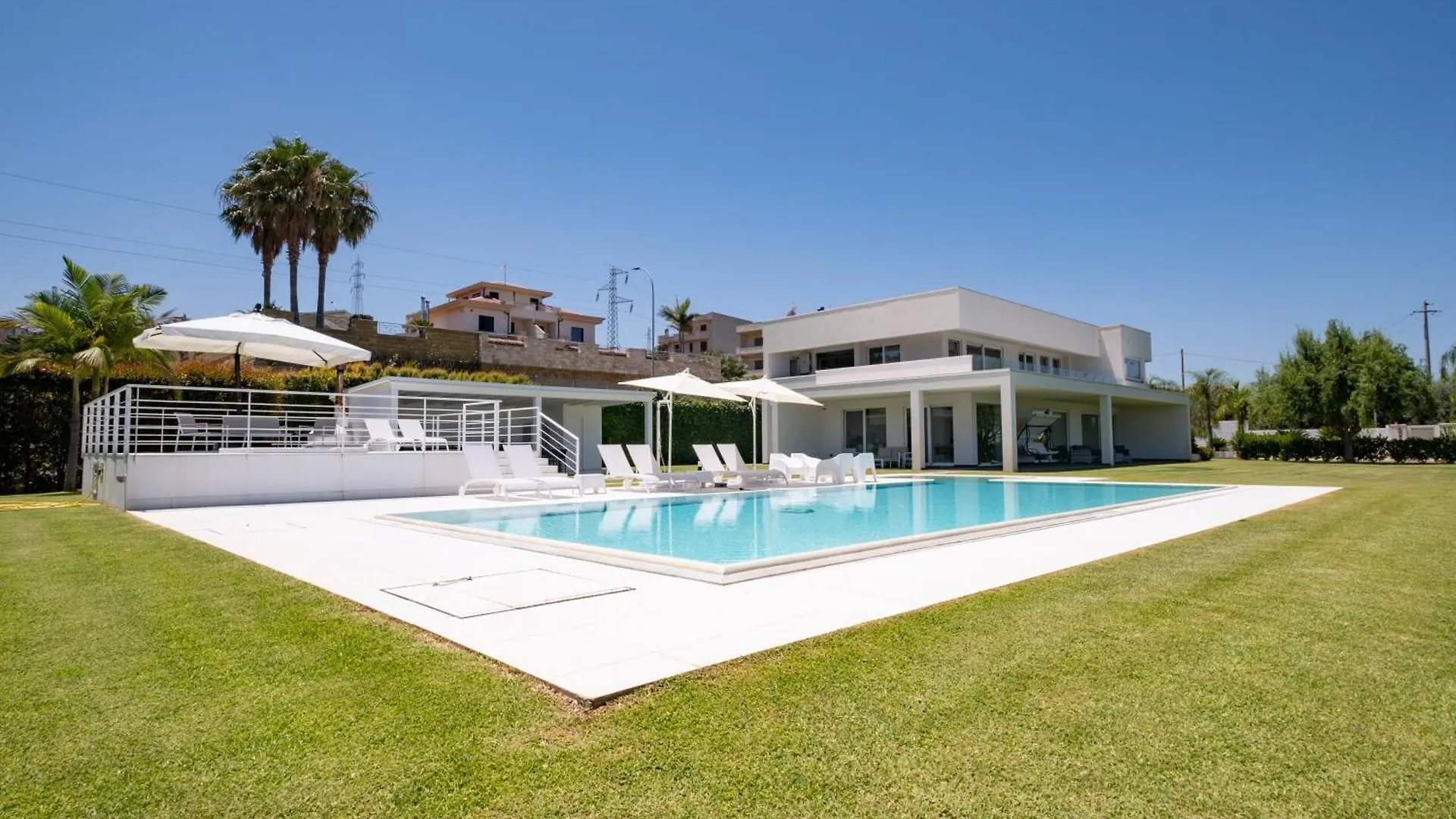 Luxury 3 Bed Villa With Pool & Jacuzzi Терме-Вильяторе